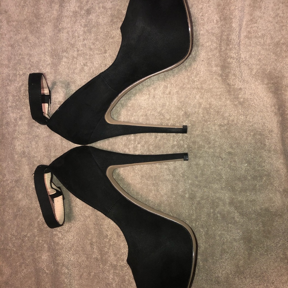 Faux suede hidden platform ankle strap pump 8/ snug 8.5